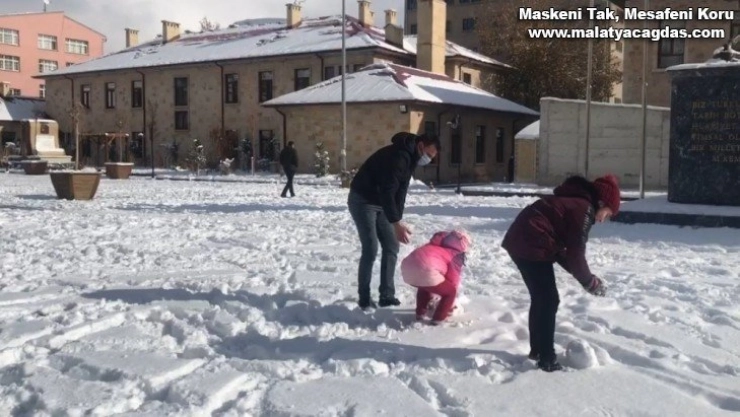 Bayburt beyaza büründü
