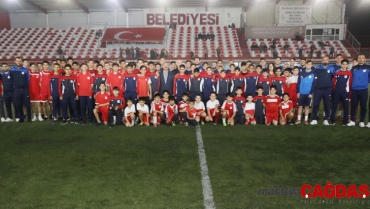 Bayraklı Belediyesi Futbol A takımı sezonu açtı