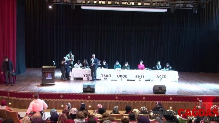 Bayrampaşa Belediyesinden ihtiyaç sahibi 3 bin 700 öğrenciye burs