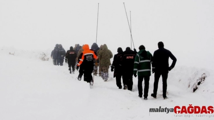 Belediye ekipleri karda kaybolan şahıs için seferber oldu
