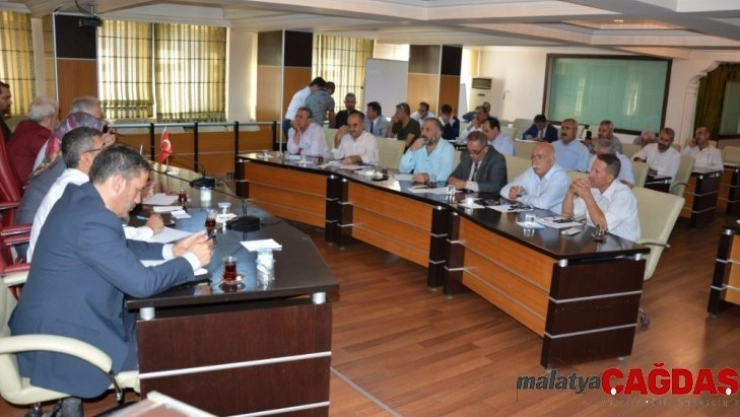 Belediye muhtarlarla istişara toplantısı düzenledi