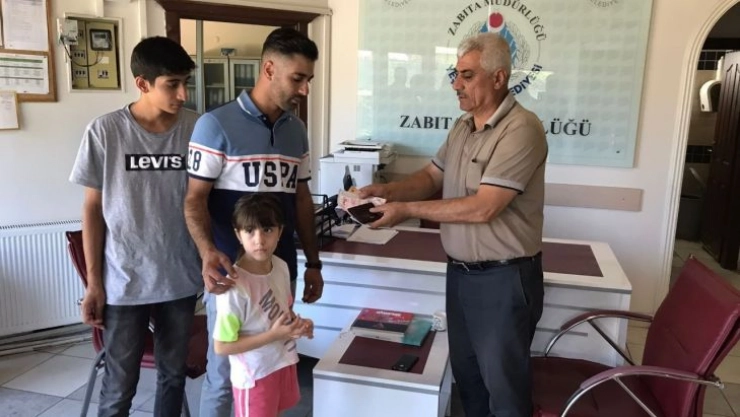 Belediye personelinden örnek davranış