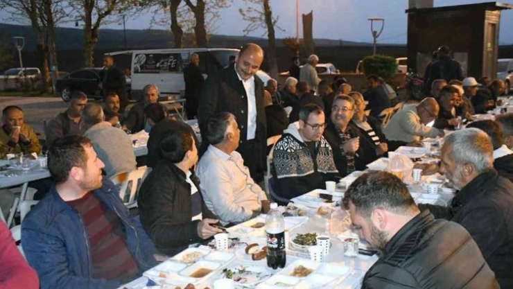 Belediye personelleri iftarda buluştu