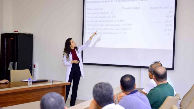 Belediye personellerine halk sağlığı konferansı