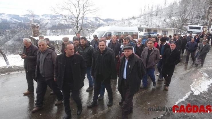 Bin 800 nüfuslu mahalle komple şehre taşınmak istiyor