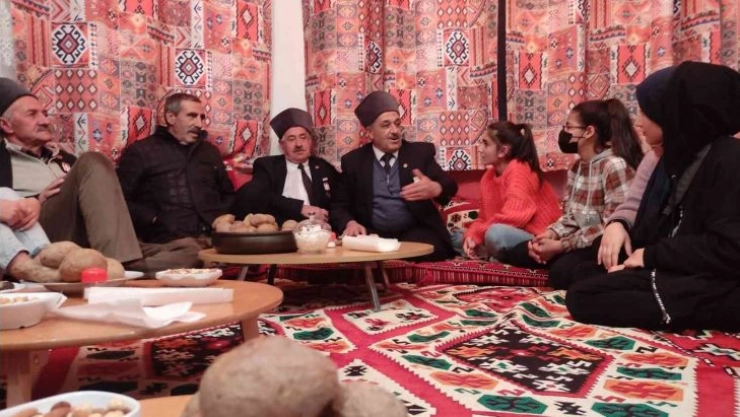 Bingöl'de Kıbrıs gazileri, çocuklara anılarını anlattı