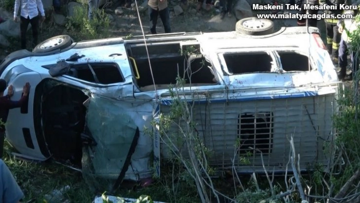 Bingöl'deki minibüs kazasındı 1 kişi hayatını kaybetti