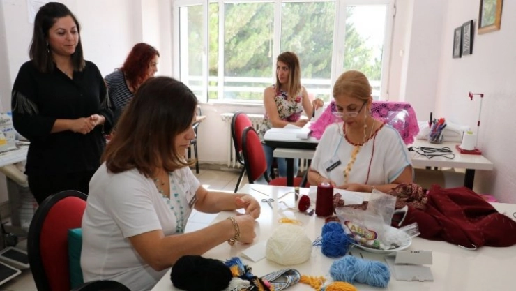 Bir asır öncesinin modası defilede sergilenecek