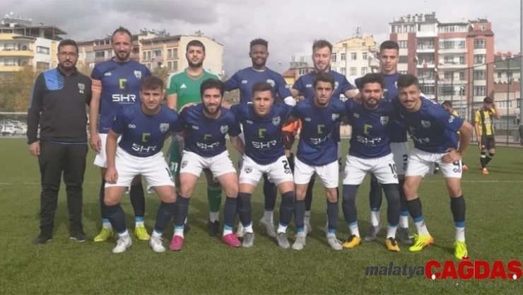 Birinci Küme B Grubu lideri Başakpınar Belediyespor deplasmandan 3 puan ile döndü