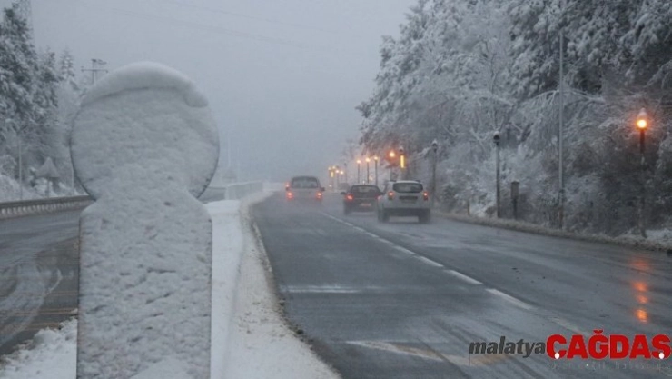 Bolu Dağı'nda kar yağışı etkisini sürdürüyor