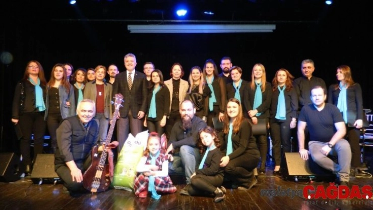 Bu konserde bilet yerine mama geçerli