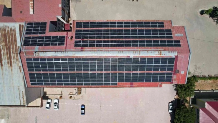 Bu okulun 24 bin 300 liralık elektrik faturası 410 liraya düştü