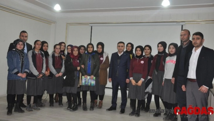 Bulanık'ta 'Erken Yaşta Evlilik ve Madde Bağımlılığıyla Mücadele' semineri