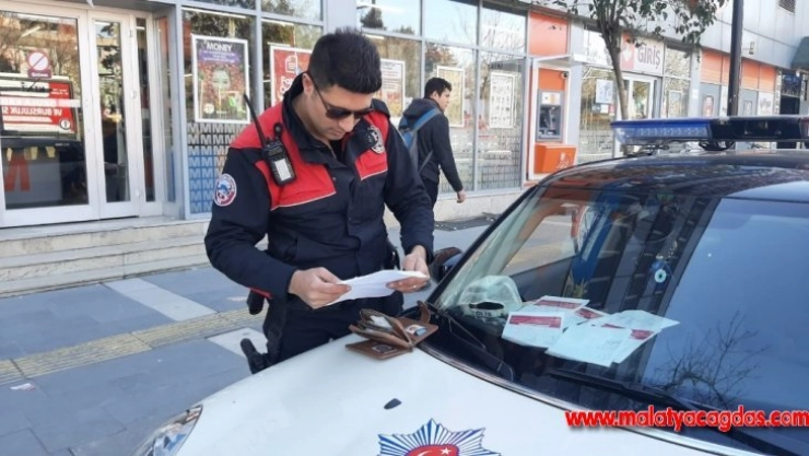 Bulduğu cüzdanı polise teslim etiler
