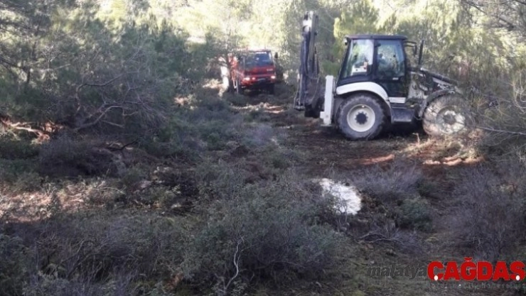 Burhaniye'de söndürülmeden bırakılan avcı ateşi ormanı yaktı
