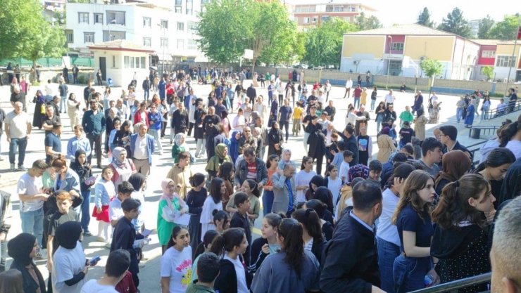 Bursluluk sınavı 81 ilde yapıldı