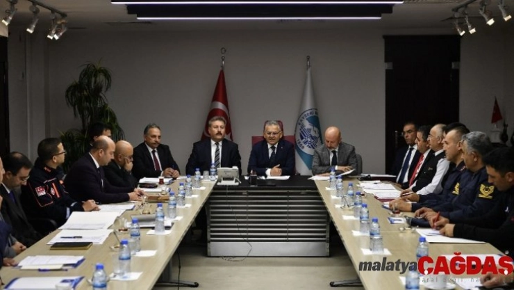 Büyükkılıç'tan yeni sezon için planlama toplantısı