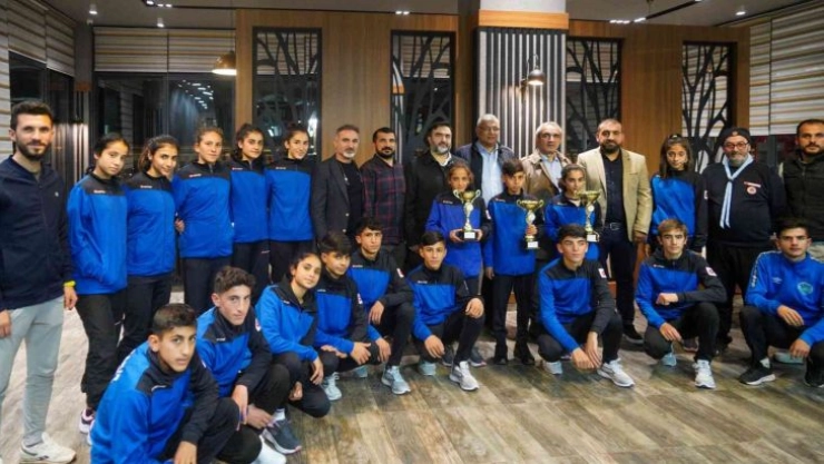 Büyükşehir Belediyespor atletizm takımı bölgesel kros Ligi 2. kademe yarışlarına katılacak