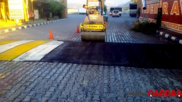 Büyükşehir'den Kaş'ta okul önlerine hız kesici