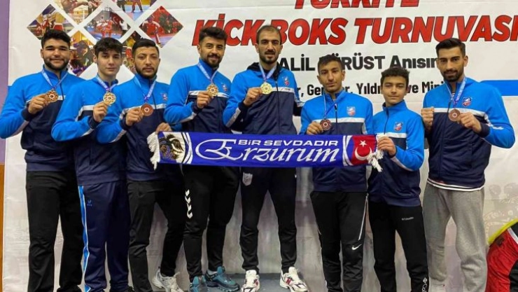 Büyükşehir'in altın yumrukları Ordu'da destan yazdı