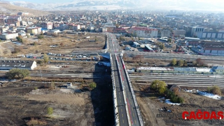 Büyükşehir'in dev yatırımı: Barış Pınarı Viyadüğü