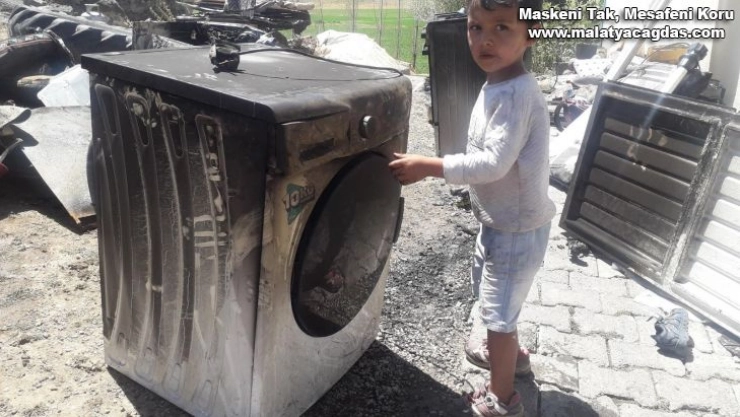 Buzdolabı patlayan ev harabeye döndü