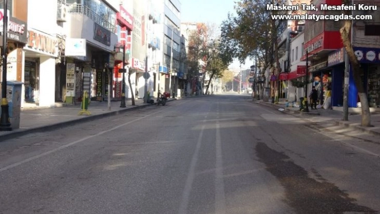 Cadde ve sokaklar boş kaldı