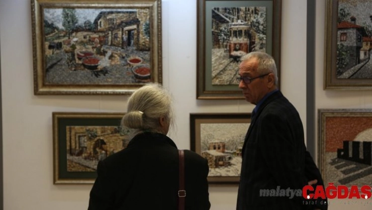 Çakıl taşları tablolara dönüştü