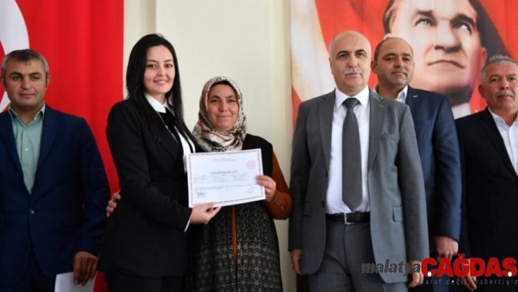 Çal'da muhtarlara 'Akademi Liderlik' eğitimi