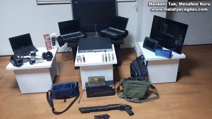 Çaldığı eşyalarla yakalanan zanlı tutuklandı