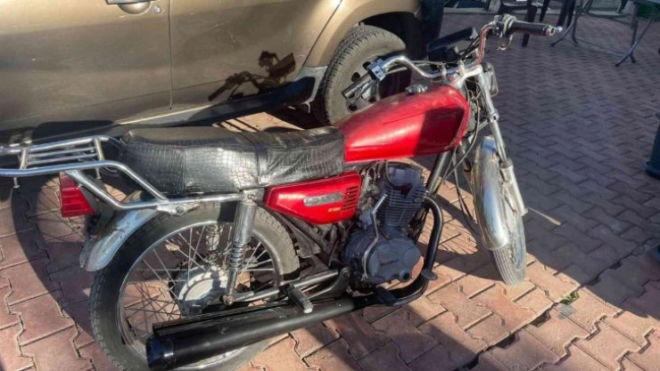 Çalıntı motosiklet terk edilmiş halde bulundu
