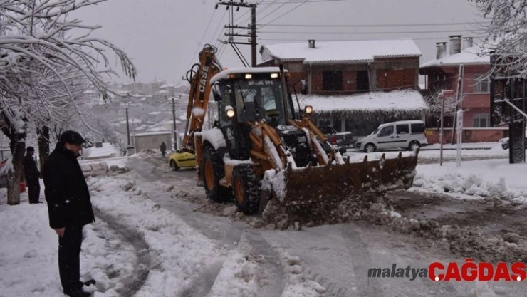 Çan Belediyesi karla mücadele çalışmalarını sürdürüyor