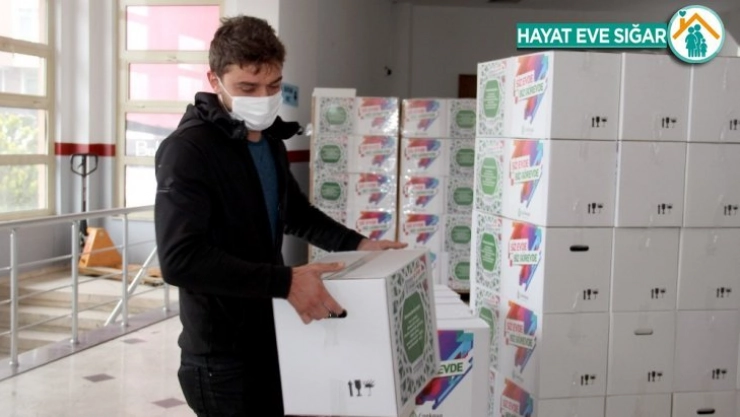 Çankaya'dan esnafa gıda desteği