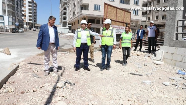 Canpolat Karşıyaka semt pazarı projesini inceledi