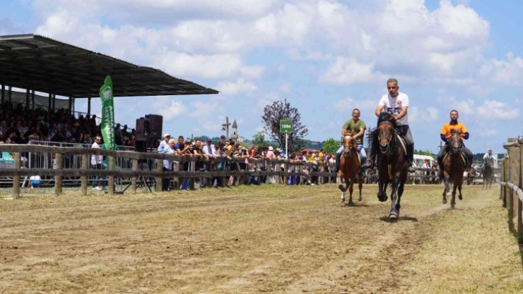 Çarşamba'da Geleneksel Rahvan At Yarışları