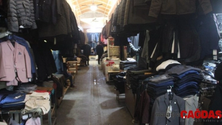 Çarşı esnafı AVM'lerin gölgesinde kaldı