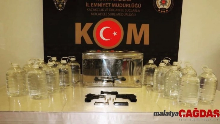 Çay kazanıyla kaçak alkol üreten 6 kişiye gözaltı