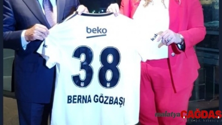 Çebi'den Berna Gözbaşı'na forma hediyesi
