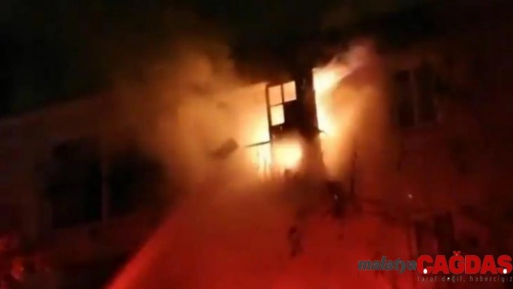 Çeşme'de korkutan yangın