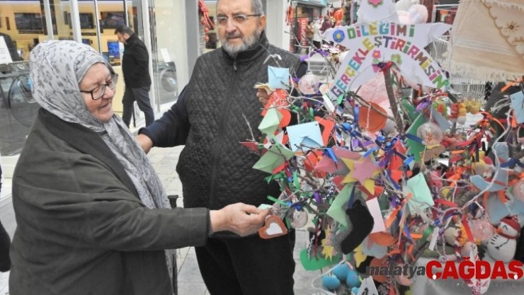 Çeşme'ye kar sürprizi