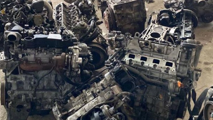Ceyhan'da 34 çıkma otomobil motoru ele geçirildi