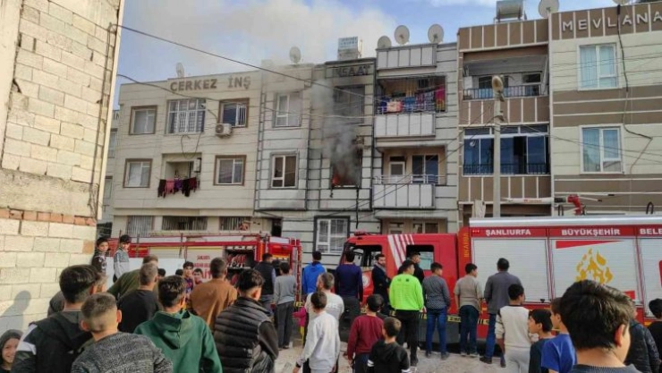 Cezaevinden izinli çıktı evini yaktı