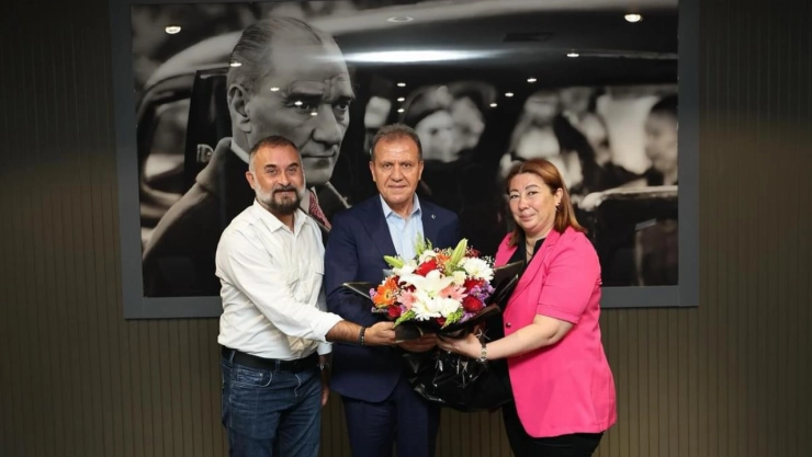 CHP Mezitli İlçe Teşkilatından Başkan Vahap Seçer'e Ziyaret ve Tebrik