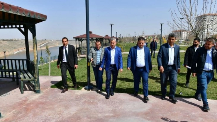 Çınar, Beylerderesi şehir parkındaki çalışmaları inceledi