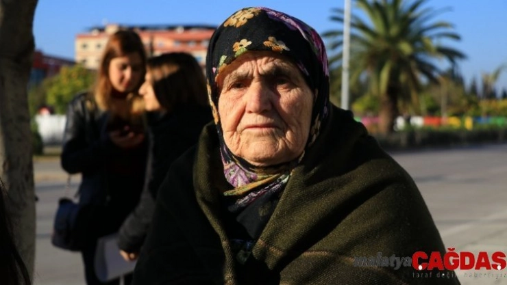 Cinsel saldırıya uğrayan yaşlı kadın duruşma öncesi gözyaşı döktü