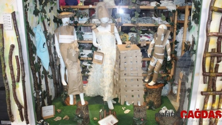 Çocuğa şiddete 'sessiz çığlık' vitrini