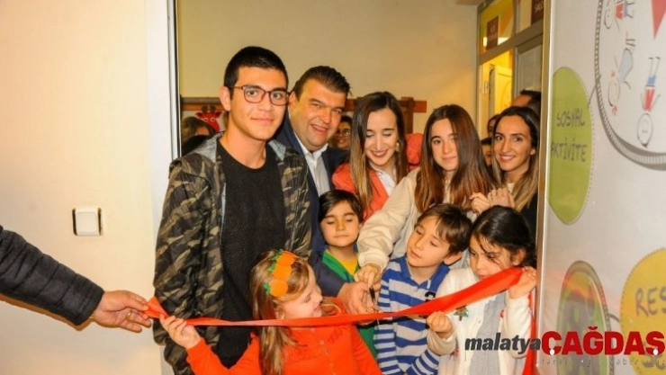 Çocuk Belediye Başkanı ve yönetimi göreve başladı