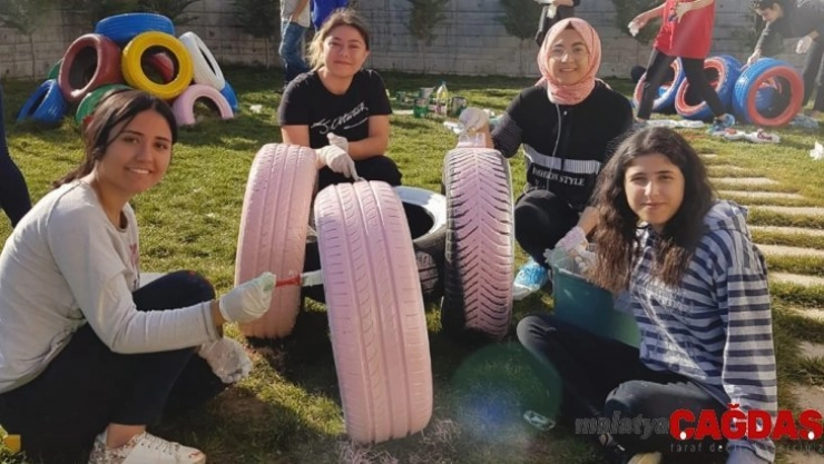 Çocuk Gelişimi öğrencileri bahçeye renk kattı