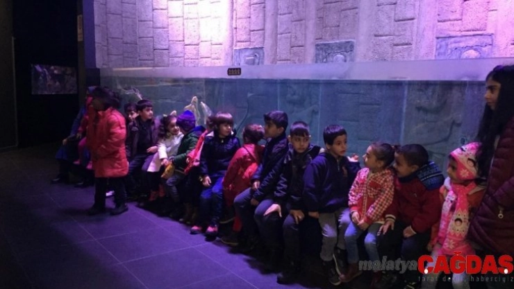 Çocuklara akvaryum sürprizi