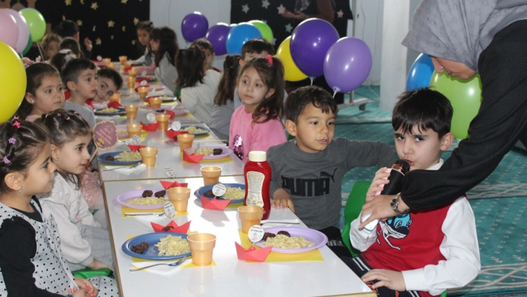 Çocuklara Ramazan ruhunu yaşatmak adına tekne orucu iftarı verildi